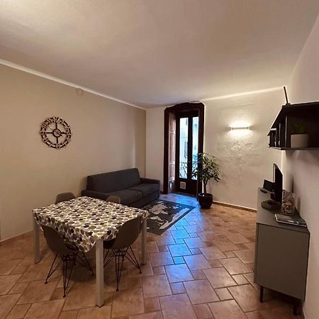 La Casa Del Corso Lägenhet Arona Exteriör bild