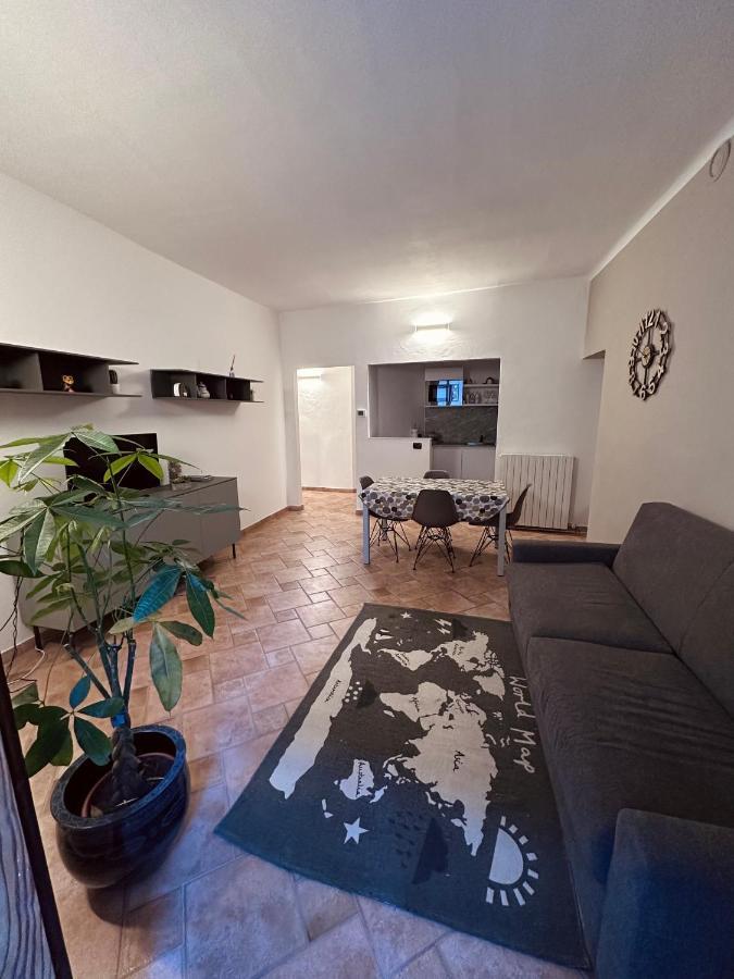 La Casa Del Corso Lägenhet Arona Exteriör bild